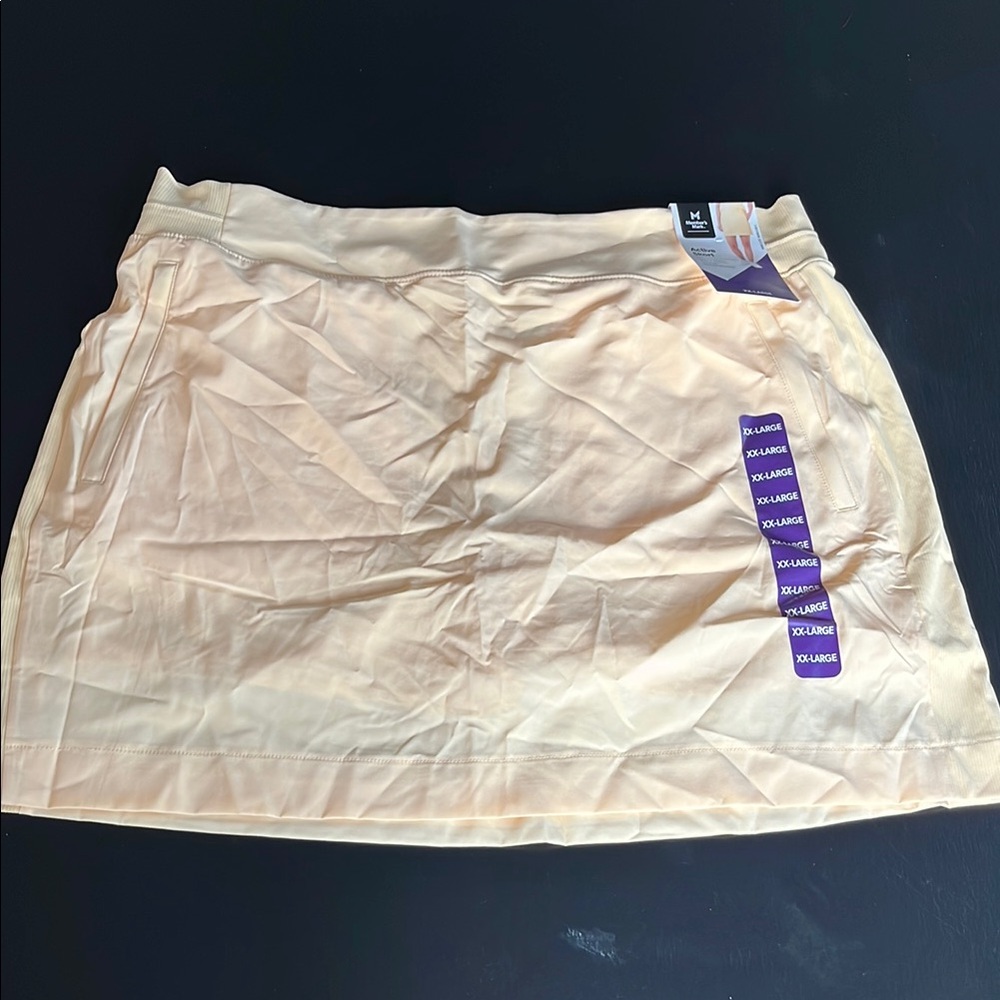 Light yellow active skort size xxl NWT